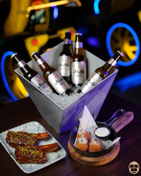 Bar and Lounge
